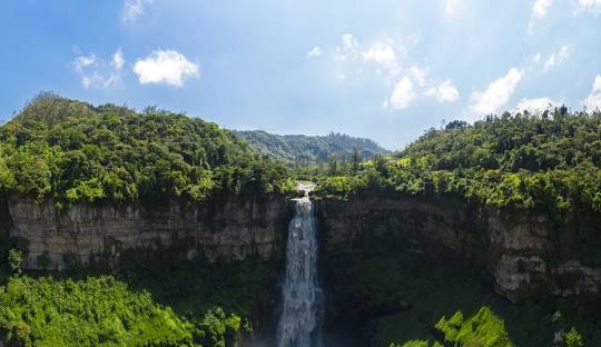 Taquendema Falls, Colombia